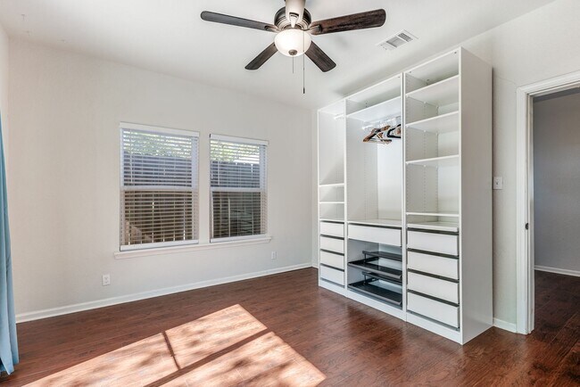 Foto del edificio - 312-A