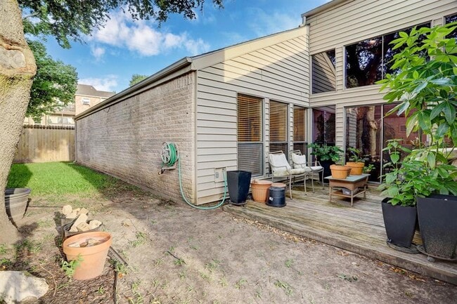 Building Photo - 11123 Kitty Brook Dr