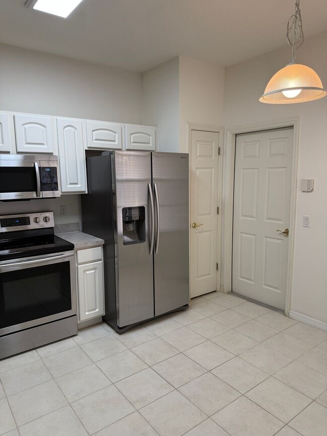 Foto del edificio - Spacious 2 Bedroom, 1.5 Bath Townhouse For...