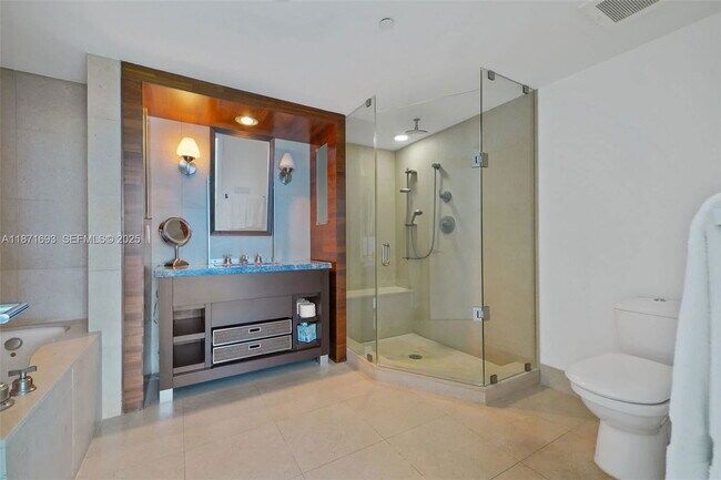 Foto del edificio - 6801 Collins Ave