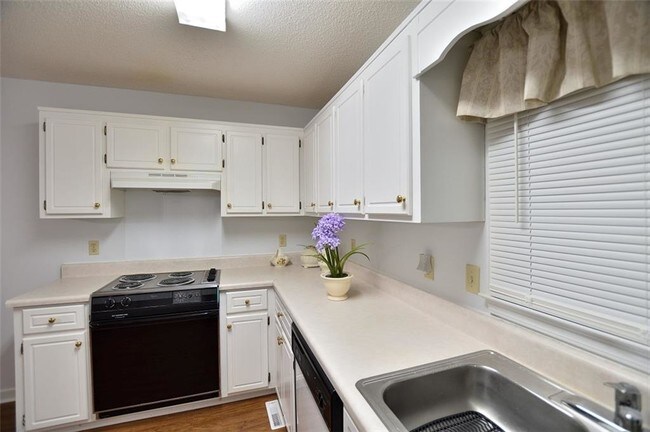 Foto del edificio - 307 Queen Dr