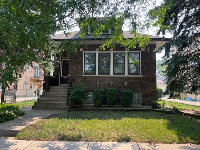 Building Photo - 6614 N Northwest Hwy