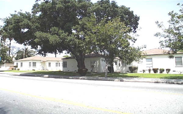 Building Photo - 308-330 S Chapel Ave