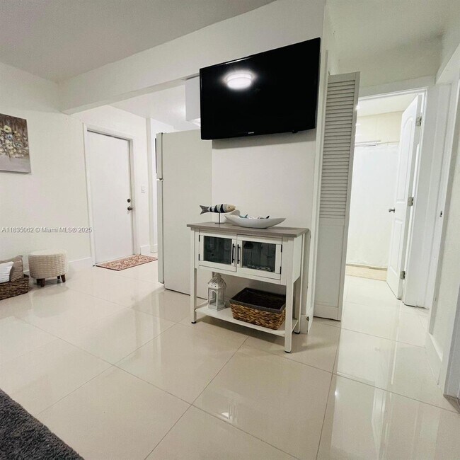 Foto del edificio - 445 NE 171 St