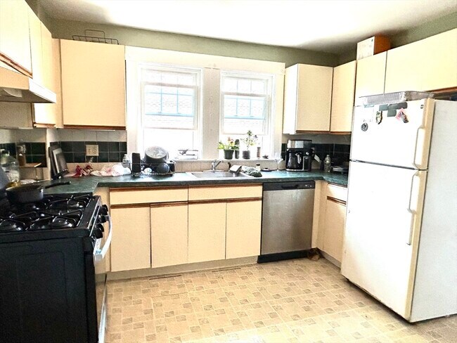 Foto del edificio - 27-29-29 Edenfield Ave