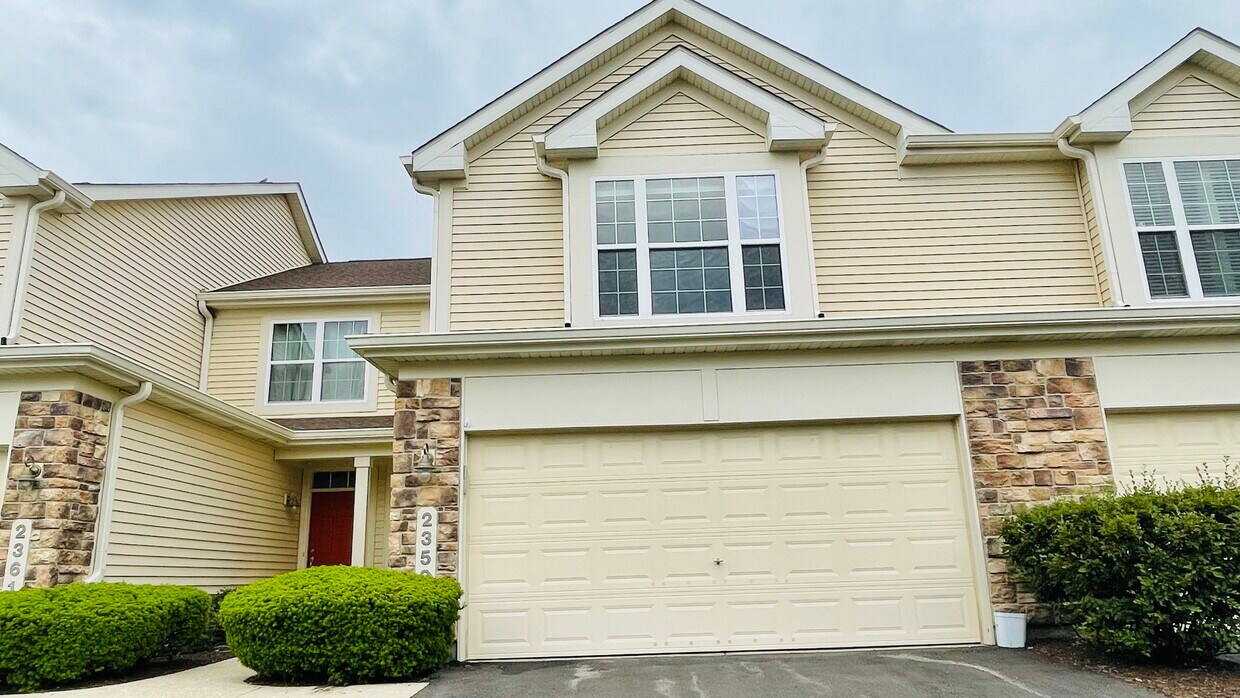 2359 Cir, Aurora, IL 60503 House Rental in Aurora, IL