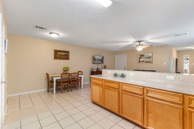 Building Photo - 620 Foster St