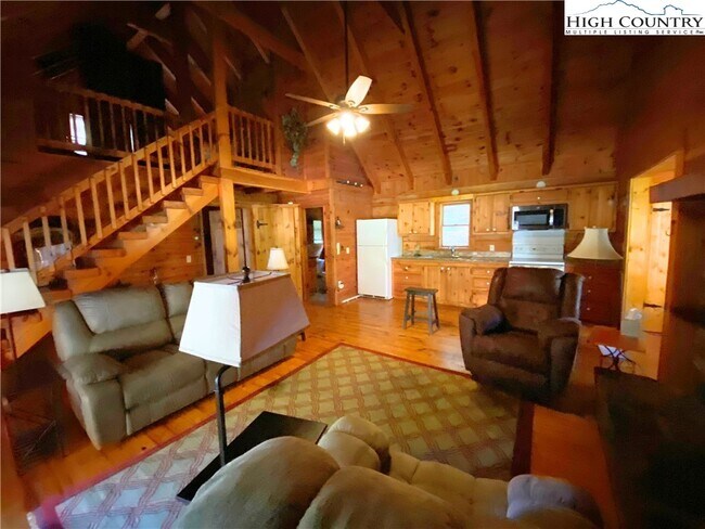 Foto del edificio - 329 Ballou Mills Rd