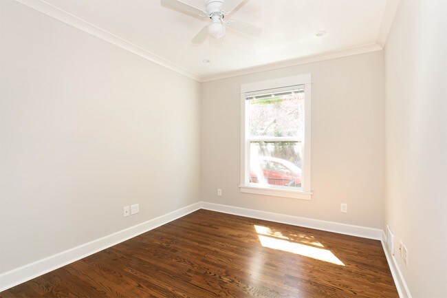 Building Photo - 502 Bellevue Ave E