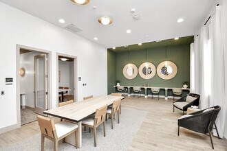 Building Photo - 2020 Grandway Dr