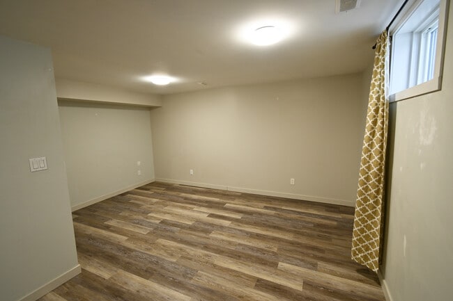 Building Photo - 2401B Pine Street - Prince George, BC, Canada