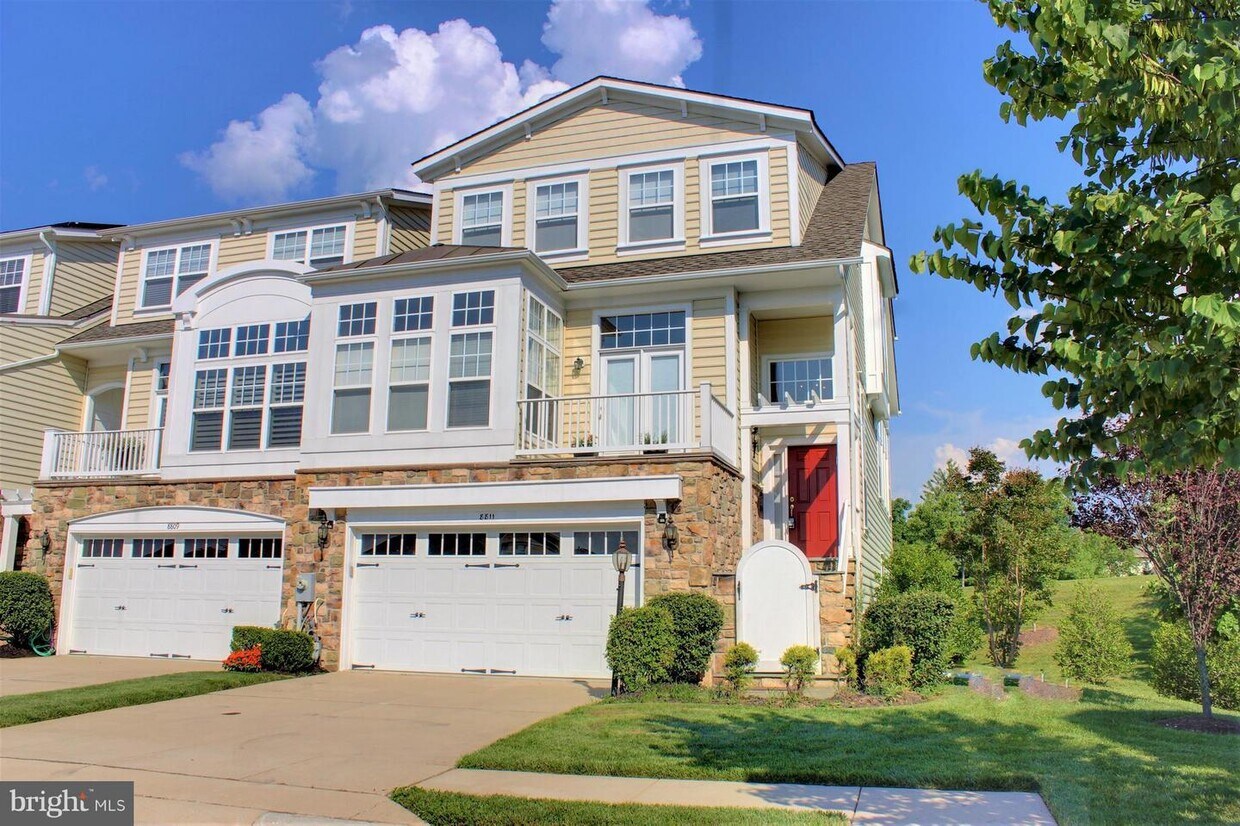 Foto principal - 8811 Boulder Hill Pl