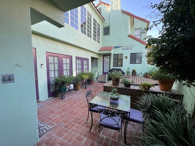 Building Photo - 18 23rd Ave