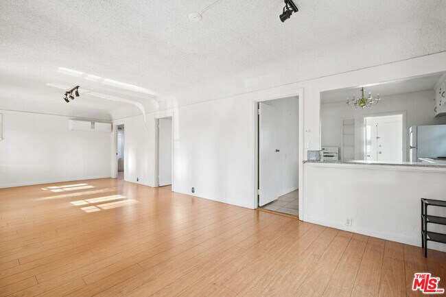 Foto del edificio - 1238 N Gardner St