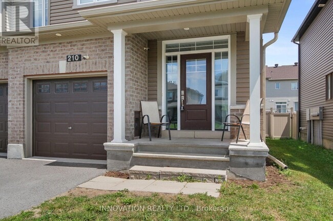 Building Photo - 210 Bandelier Way