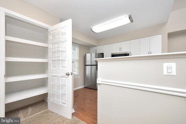 Foto del edificio - 7850 Waverley Mill Ct