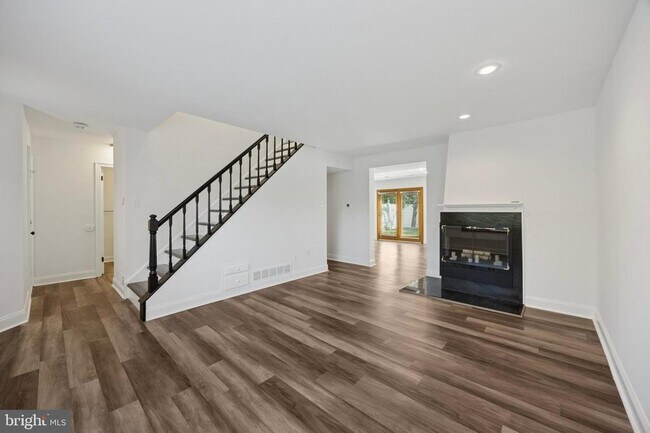 Building Photo - 128 Granite Hill Ct
