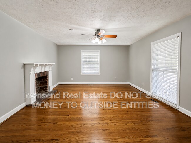 Foto del edificio - 3316 Cliffdale Rd