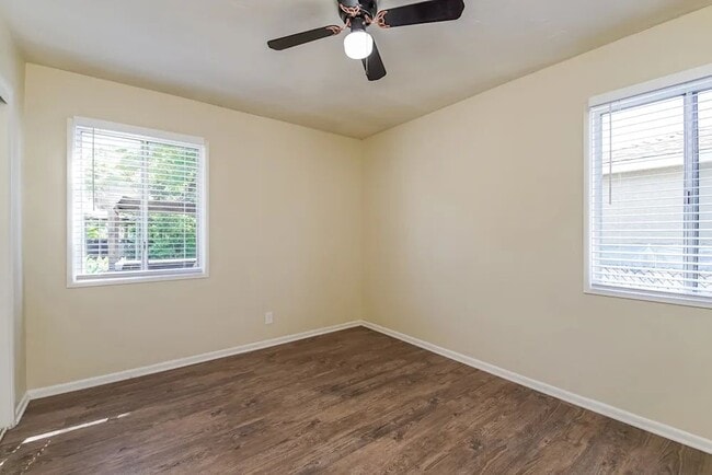Building Photo - 10859 Vena Ave
