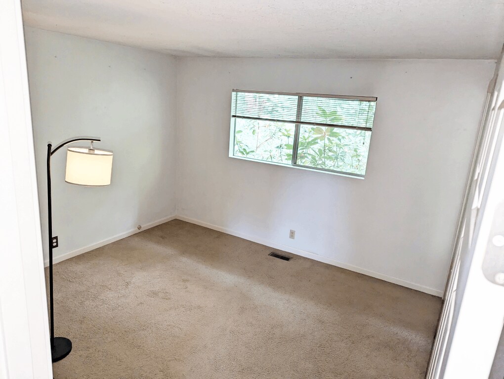 Foto principal - 1014 151st Pl NE