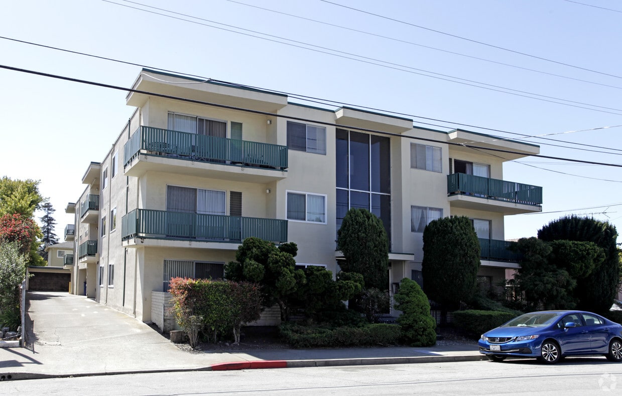 Cypress Manor Apartments in San Leandro, CA