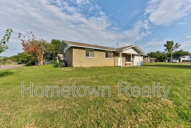 Photo - 2401 Piccadilly Cir House