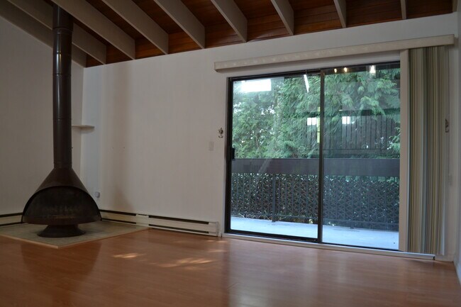 Photo du bâtiment - 2690 Kingsford Av