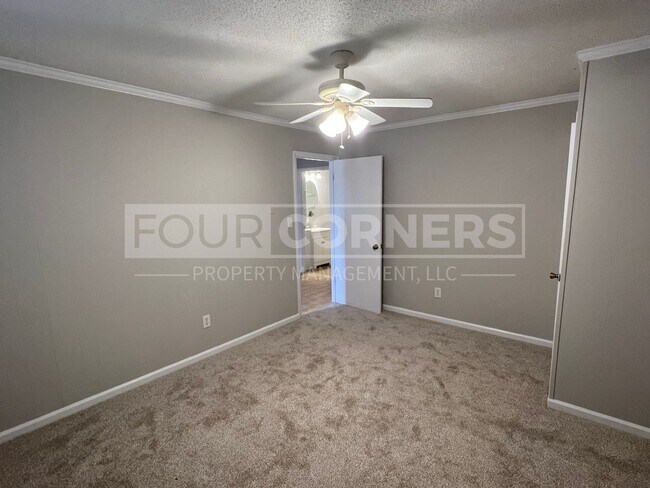 Foto del edificio - Lovely 2 Bedroom 1 Bath Home