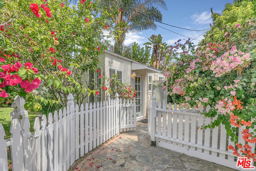 Foto principal - 3618 Military Ave