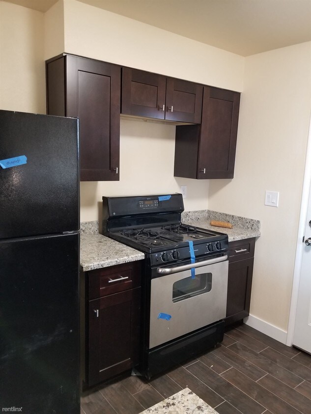 Primary Photo - 4 br, 2 bath House - 508 W 14th St