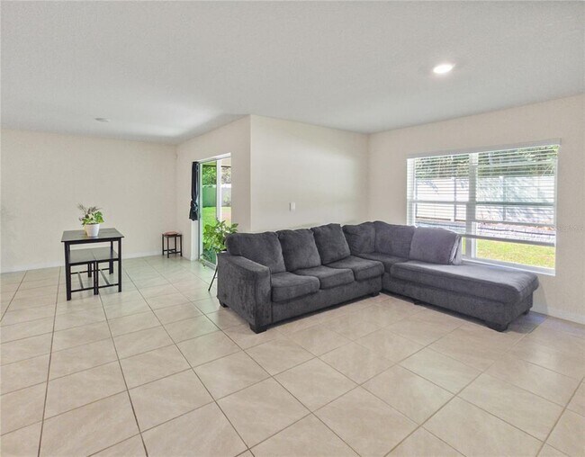 Foto del edificio - 304 SE 66th Ct