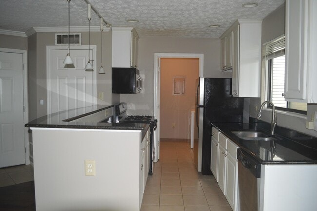 Building Photo - 2744 Greystone Dr