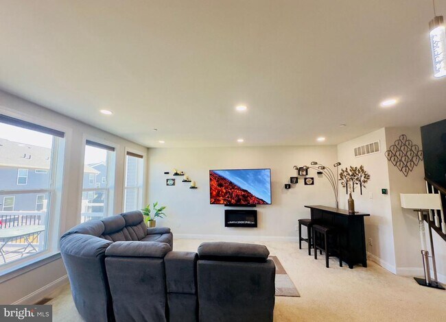 Foto del edificio - 706 Hackberry Ct
