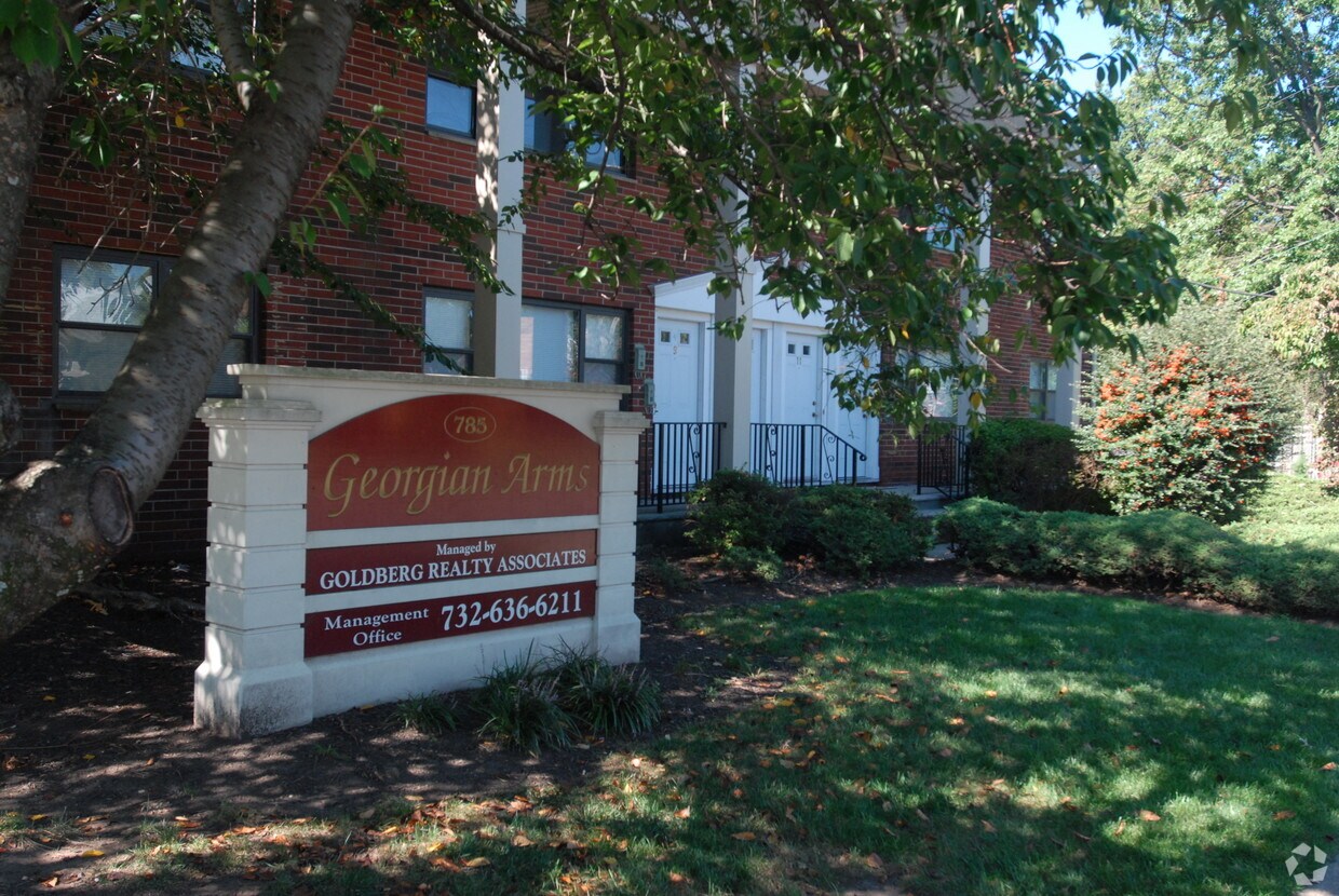 Arms Apartments 785 Green St Iselin, NJ