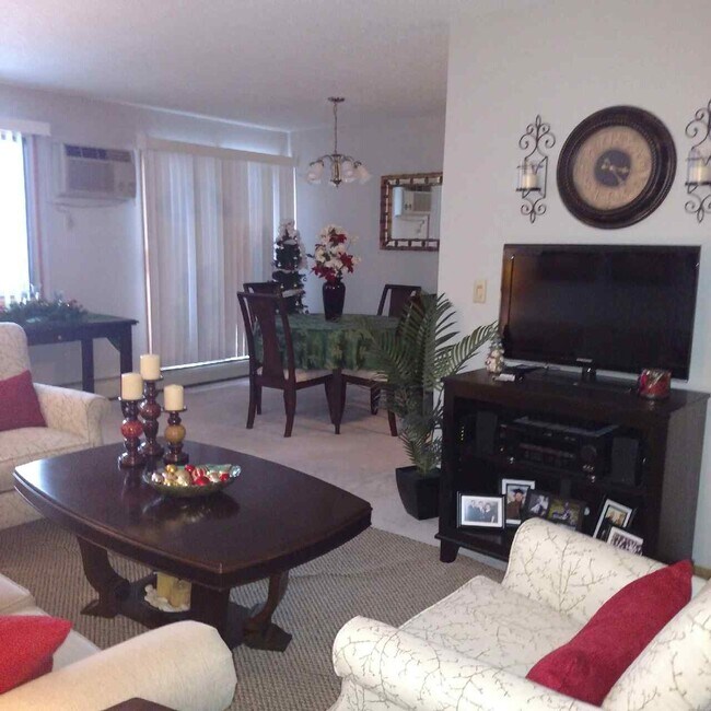 Building Photo - 7501 W 101st St