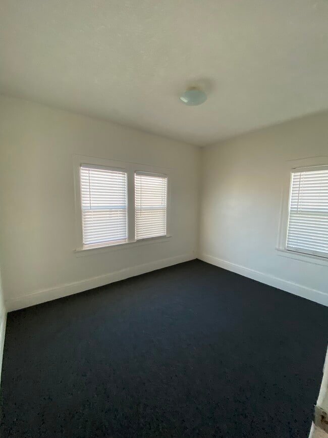 Building Photo - 1415 S Gaffey St