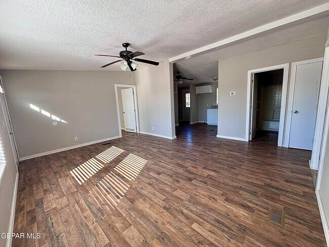 Foto del edificio - 421 Tulum Dr