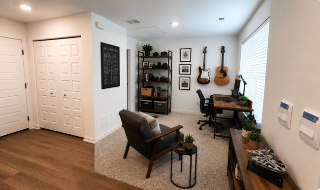 Foto del edificio - 435 Lakeshore Ct