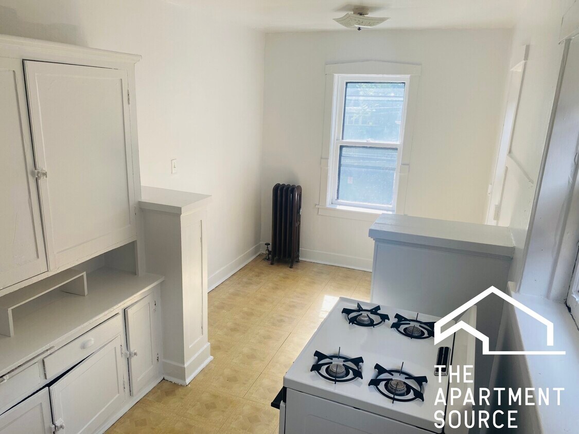 104 Lincoln Ave Unit 3E, Riverside, IL 60546 Condo for Rent in