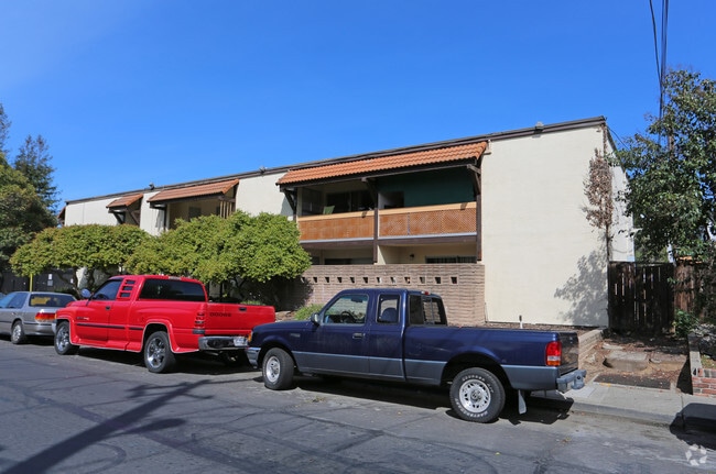 Building Photo - Coronado Apartments