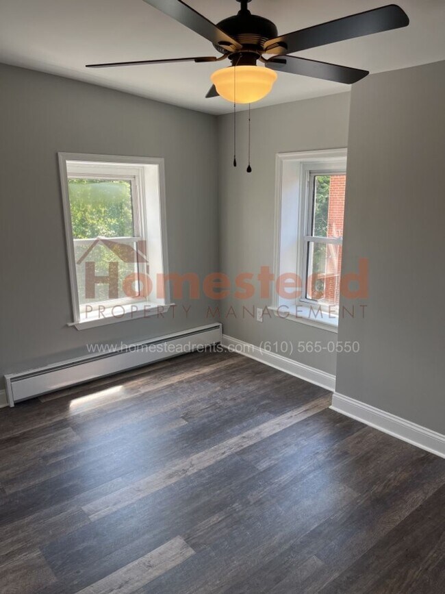 Building Photo - 364 E Marshall st