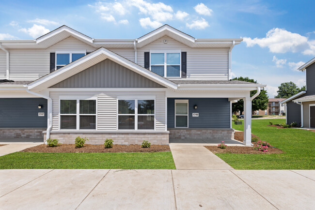 Foto del edificio - Millbrook Townhomes