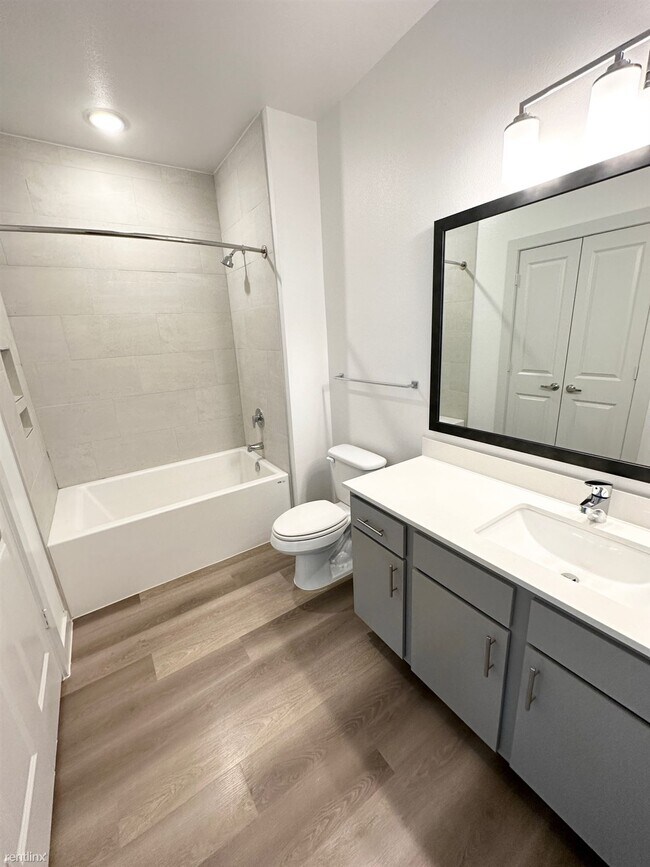 Building Photo - 2 br, 2 bath Condo - 1027 N Saginaw Blvd  ...