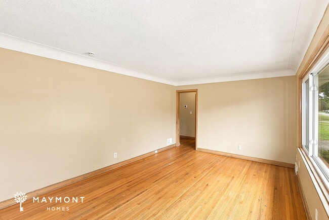 Building Photo - 5849 N Colfax Ave