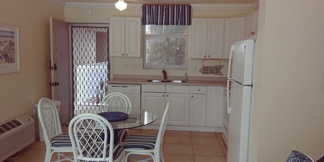 Foto del edificio - 5900 Bonita Beach Rd