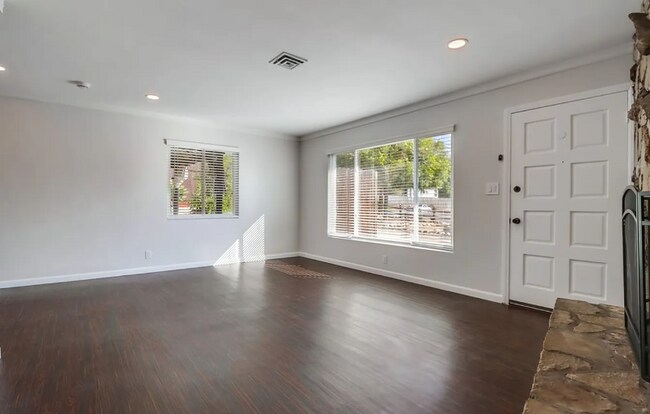 Foto del edificio - 6791 Alamo Way