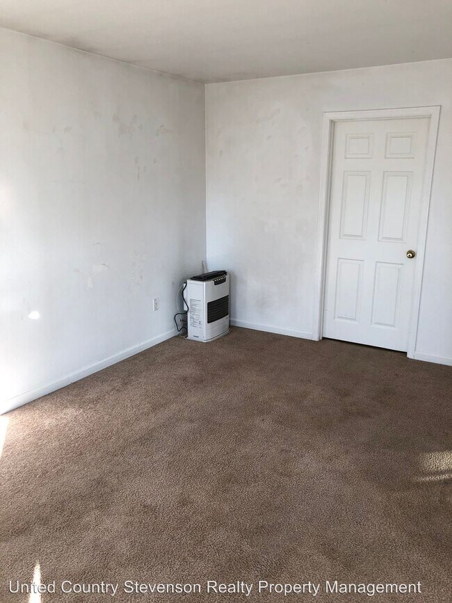 Building Photo - 2 br, 1 bath House - 216 N Danhauser St.