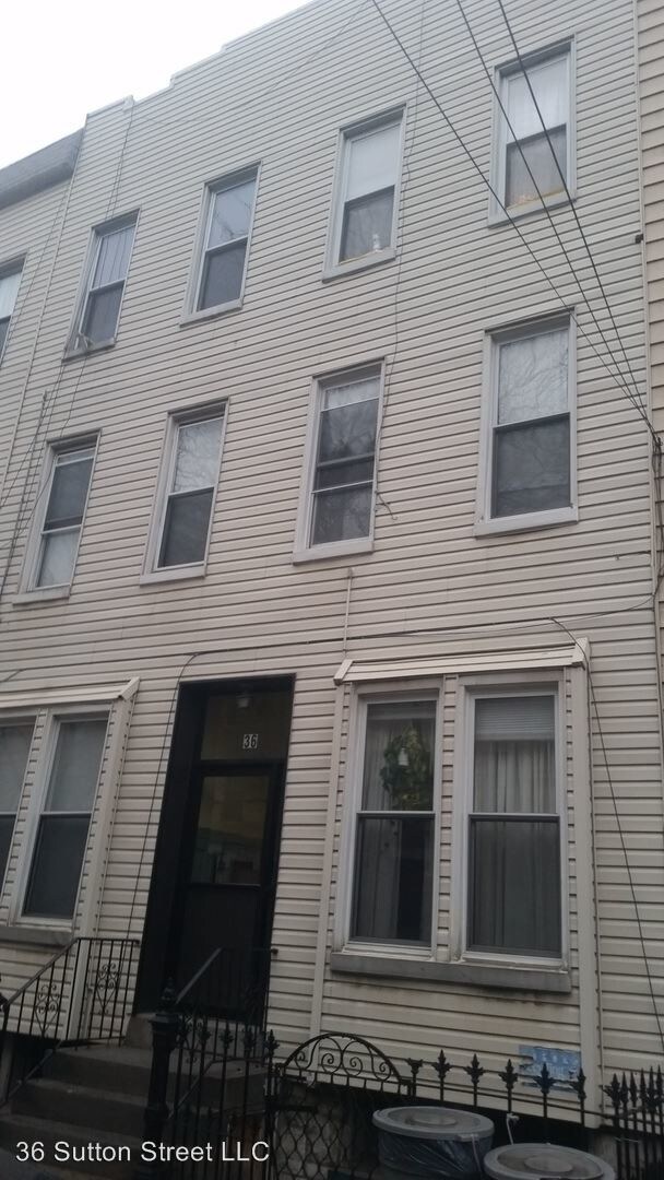 Building Photo - 36 Sutton St