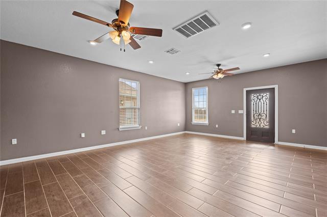 Building Photo - 10437 Brangus Dr