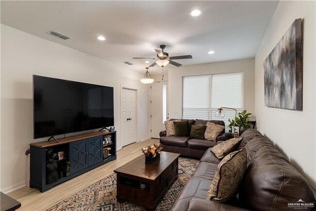 Building Photo - 25 Xavier Ave